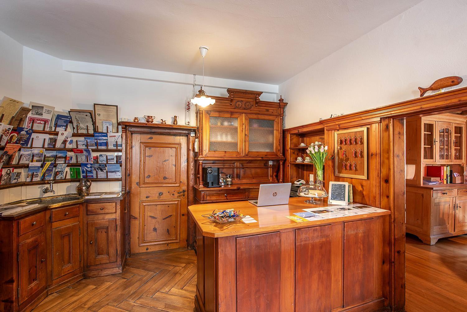 Weisses Kreuz - Crusch Alva Bed & Breakfast Samedan Bagian luar foto