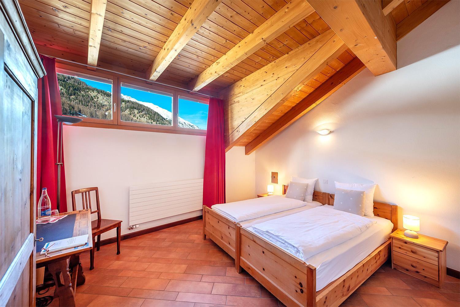 Weisses Kreuz - Crusch Alva Bed & Breakfast Samedan Bagian luar foto