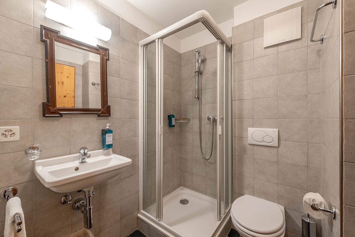 Weisses Kreuz - Crusch Alva Bed & Breakfast Samedan Bagian luar foto