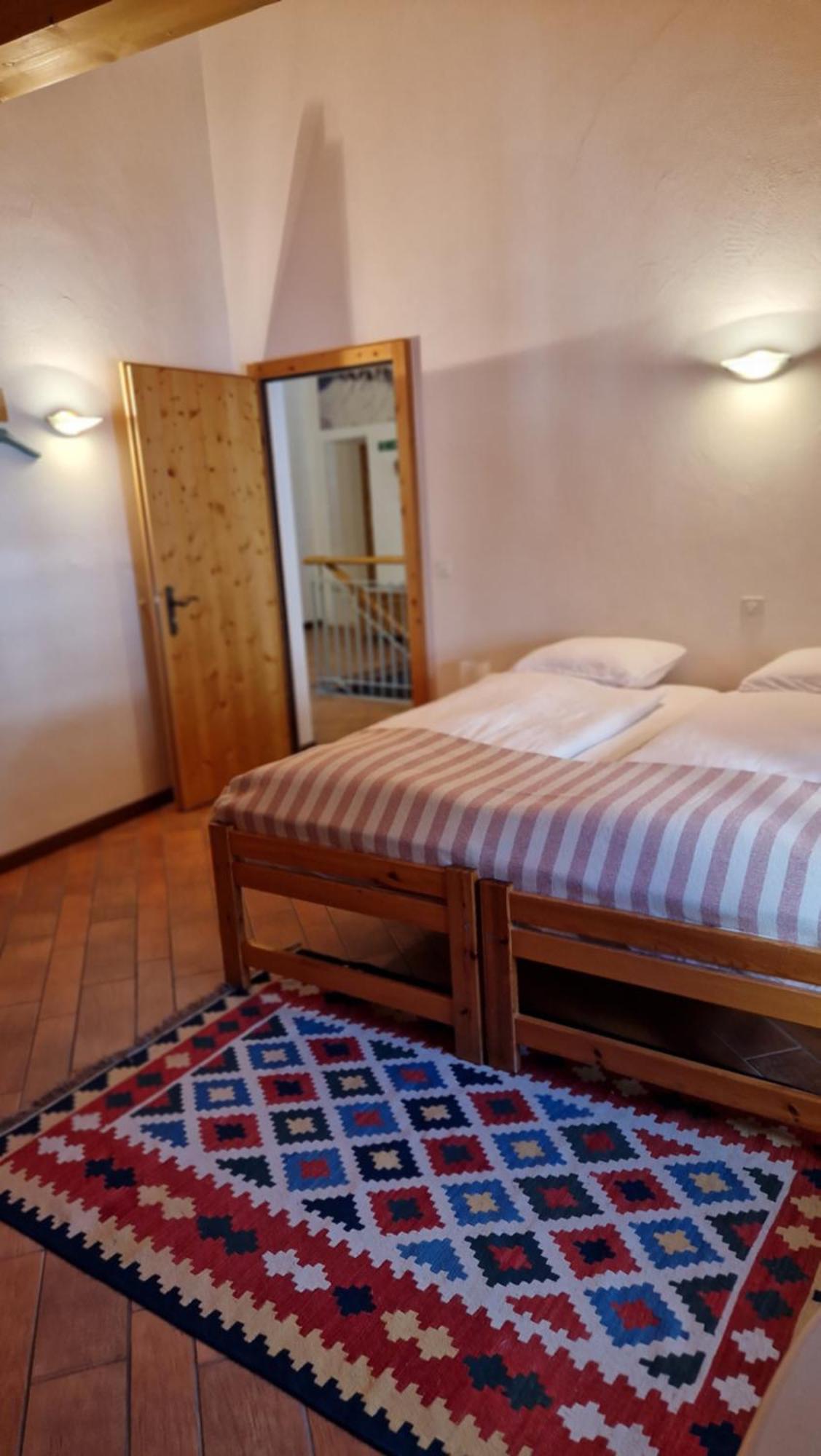 Weisses Kreuz - Crusch Alva Bed & Breakfast Samedan Bagian luar foto